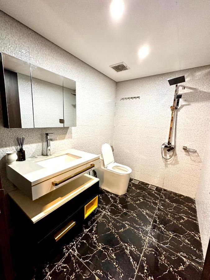 Queen Penhouse Duplex Hanoi