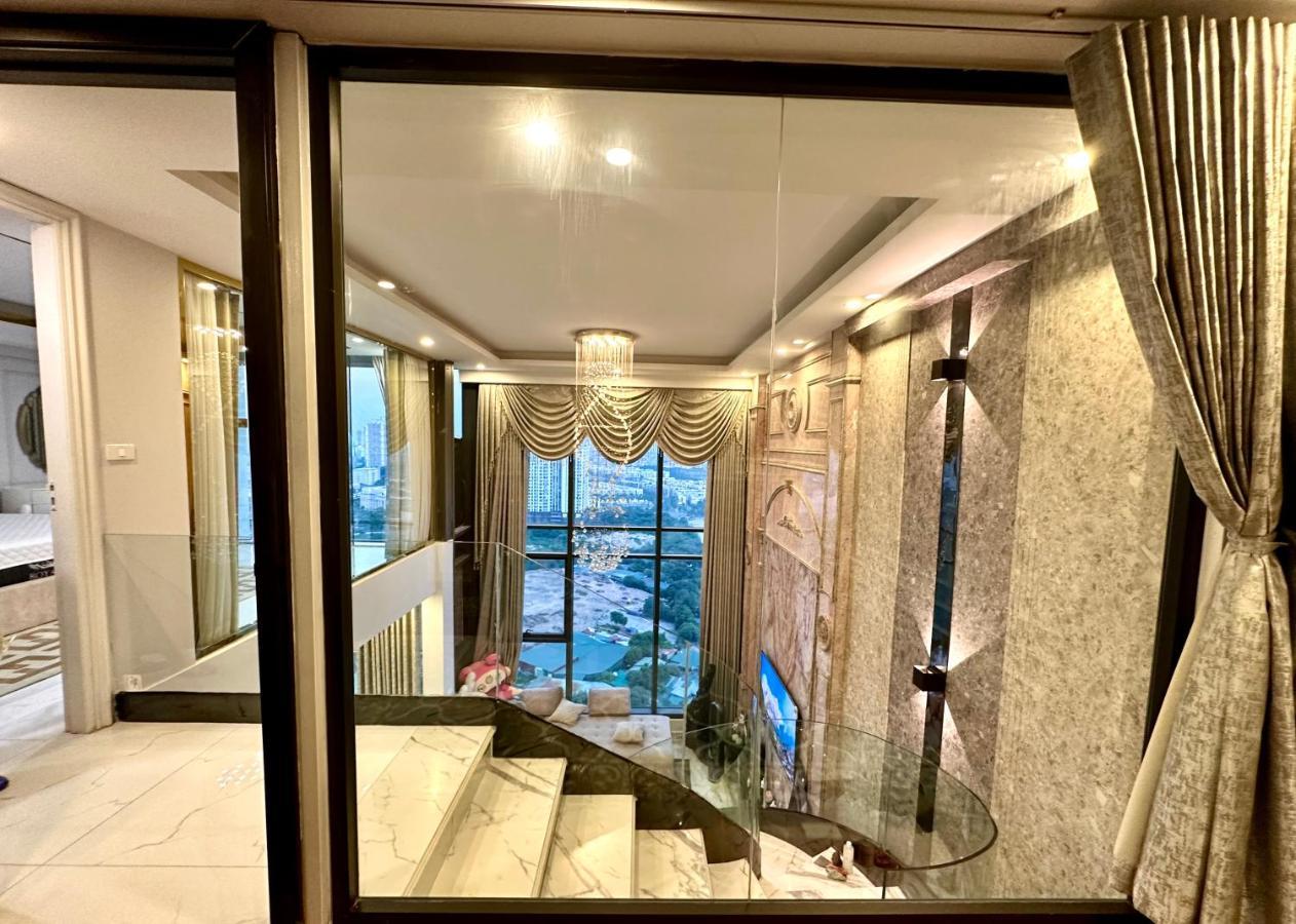 Queen Penhouse Duplex Hanoi
