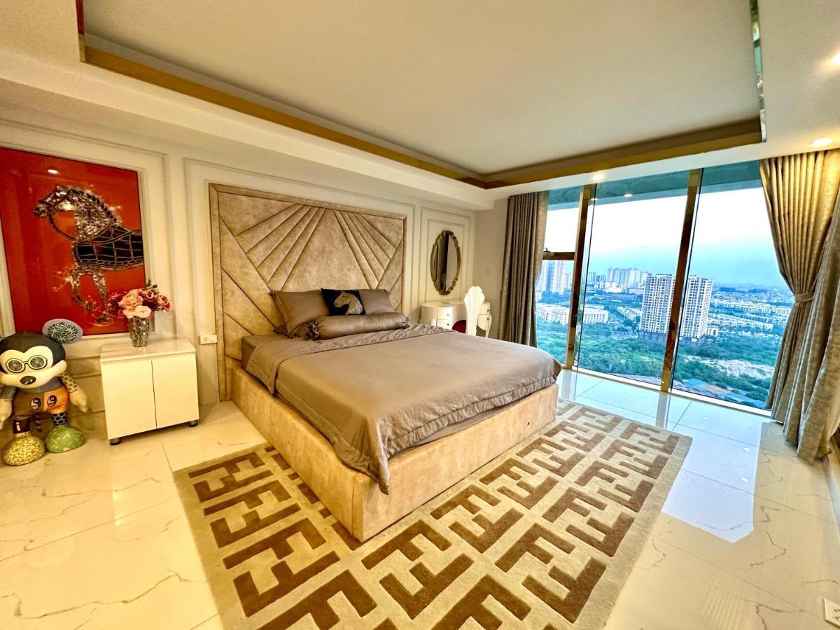 Queen Penhouse Duplex *