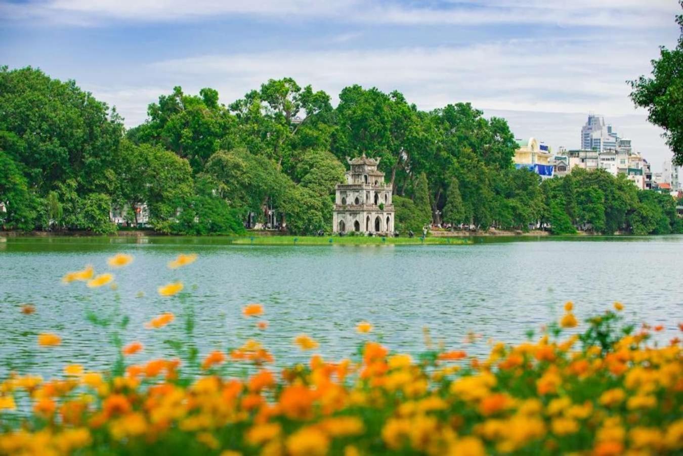Queen Penhouse Duplex Hanoi