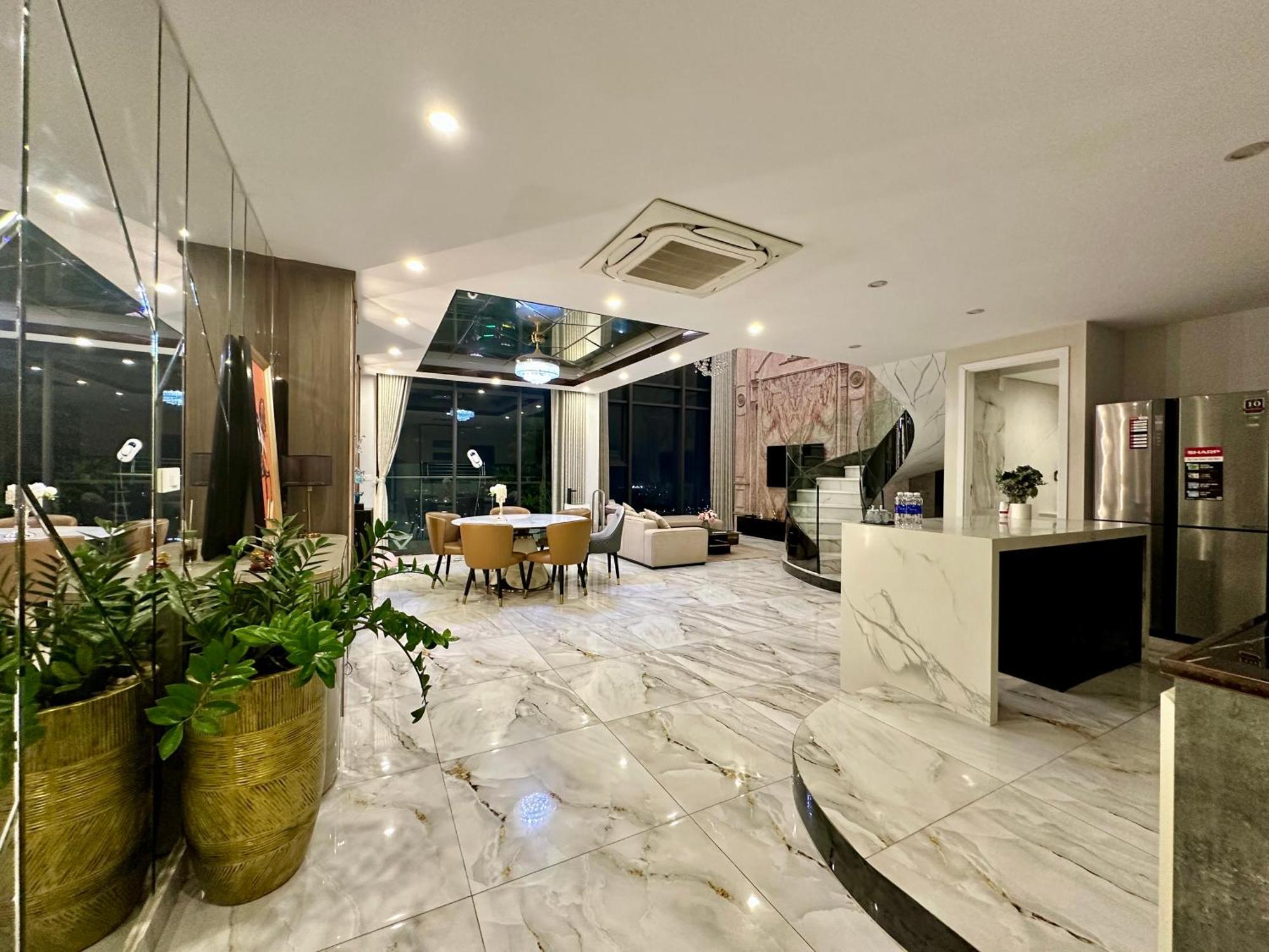 Apartment Queen Penhouse Duplex *