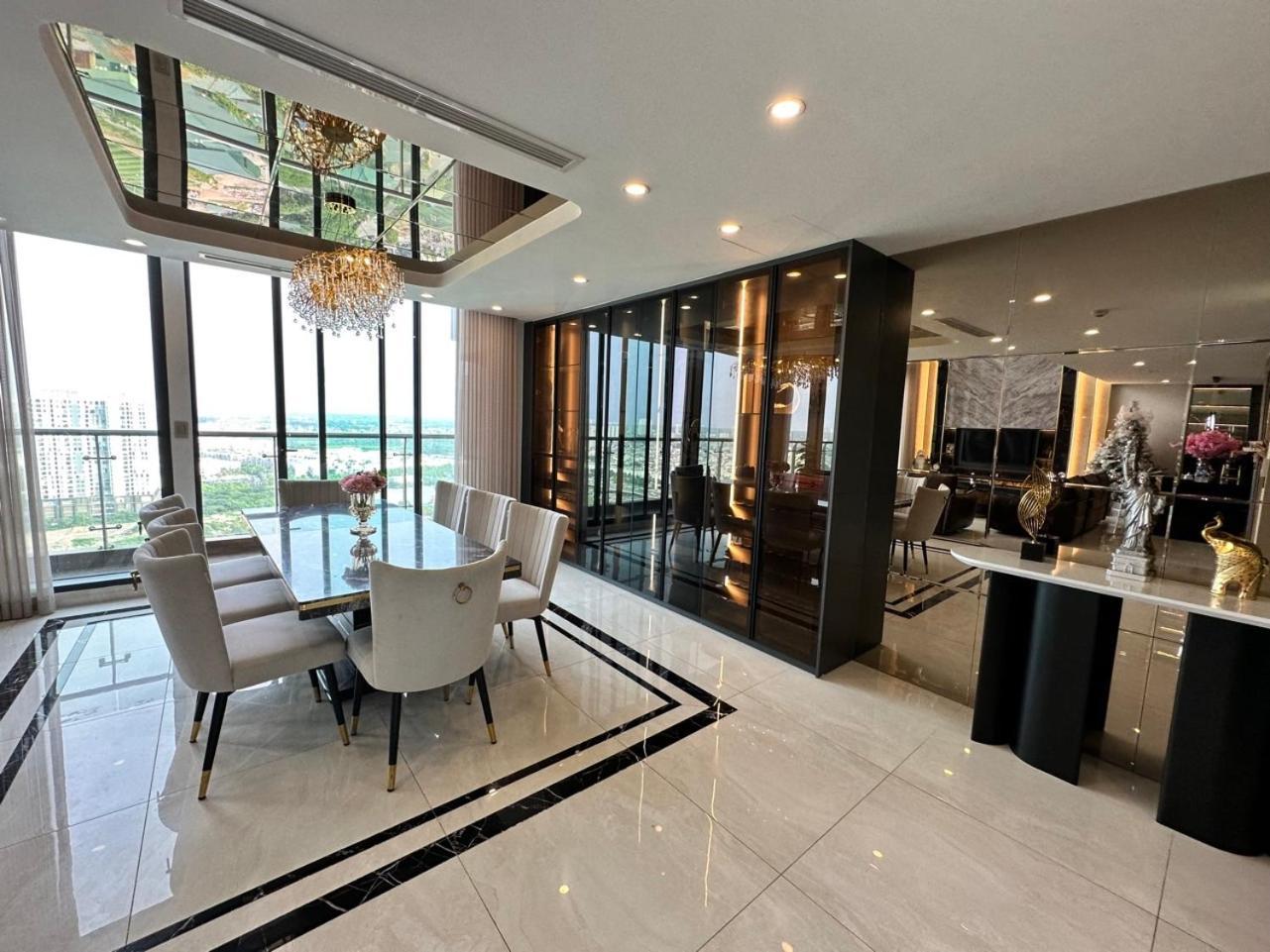 Queen Penhouse Duplex *
