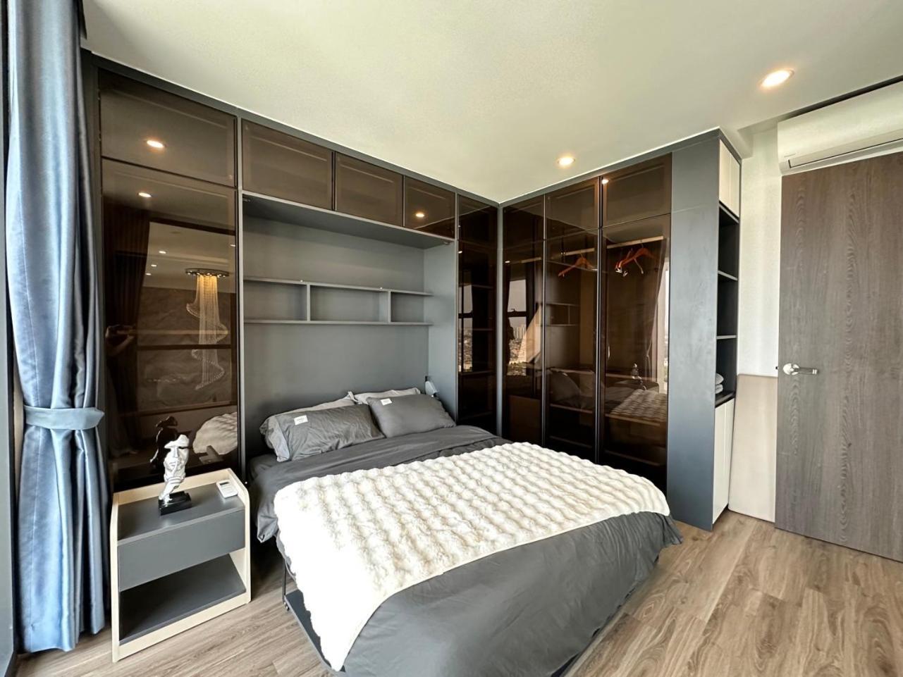 Queen Penhouse Duplex
